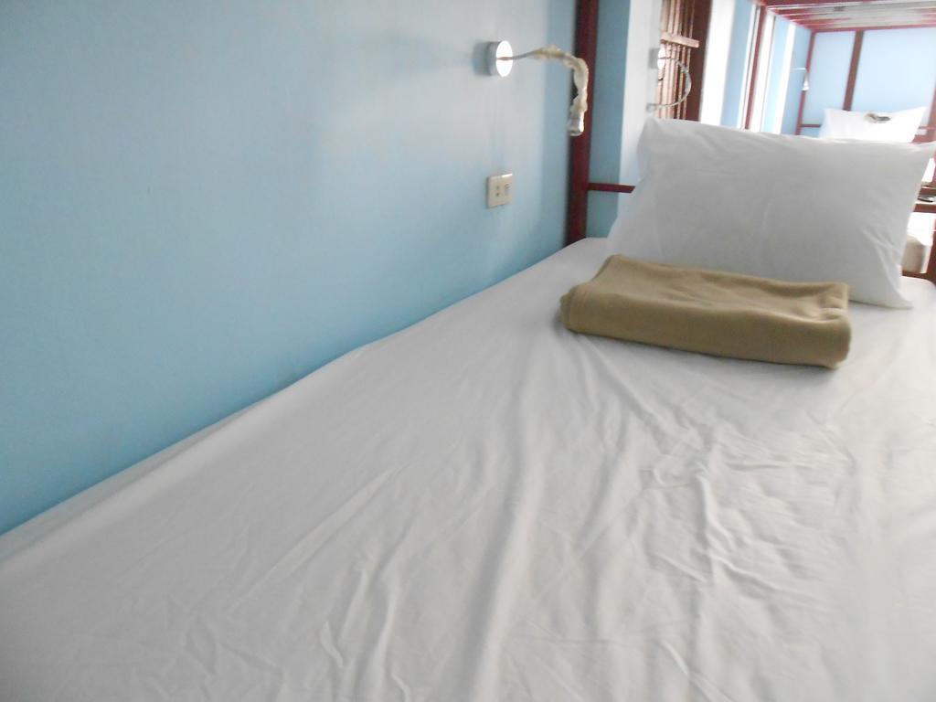 Lucky Backpacker Hostel Vientiane Oda fotoğraf