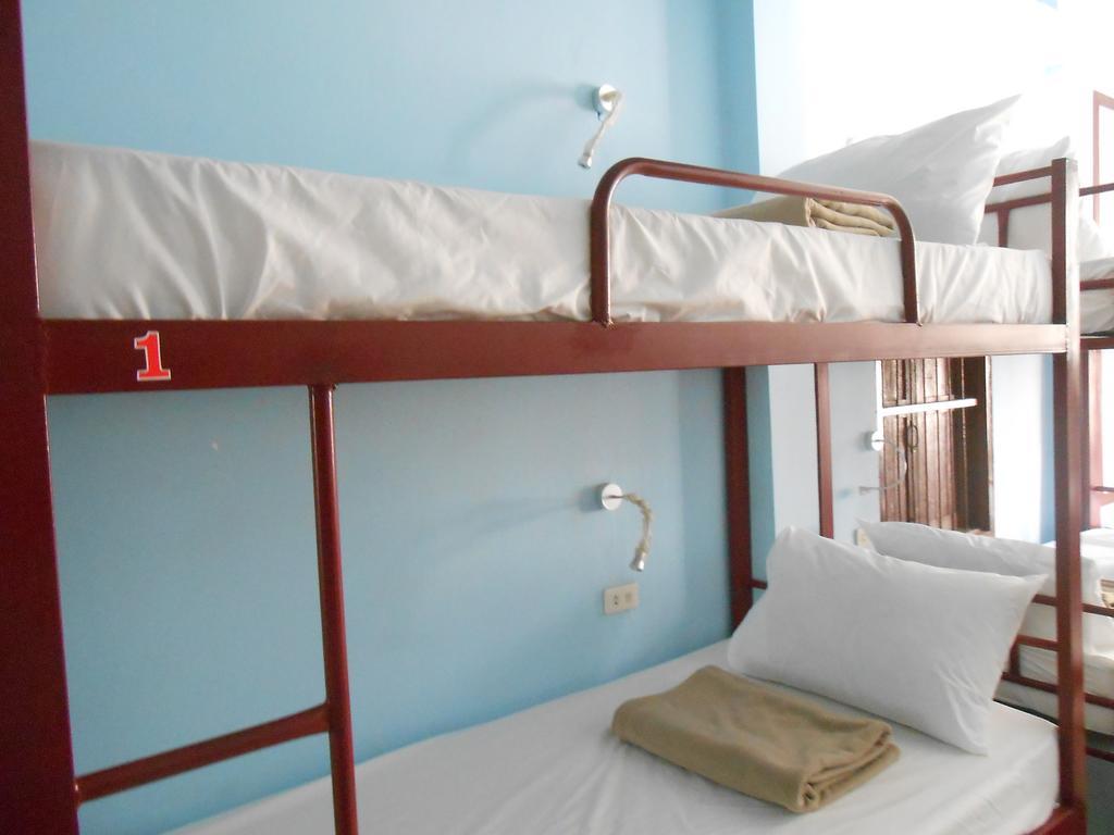 Lucky Backpacker Hostel Vientiane Oda fotoğraf