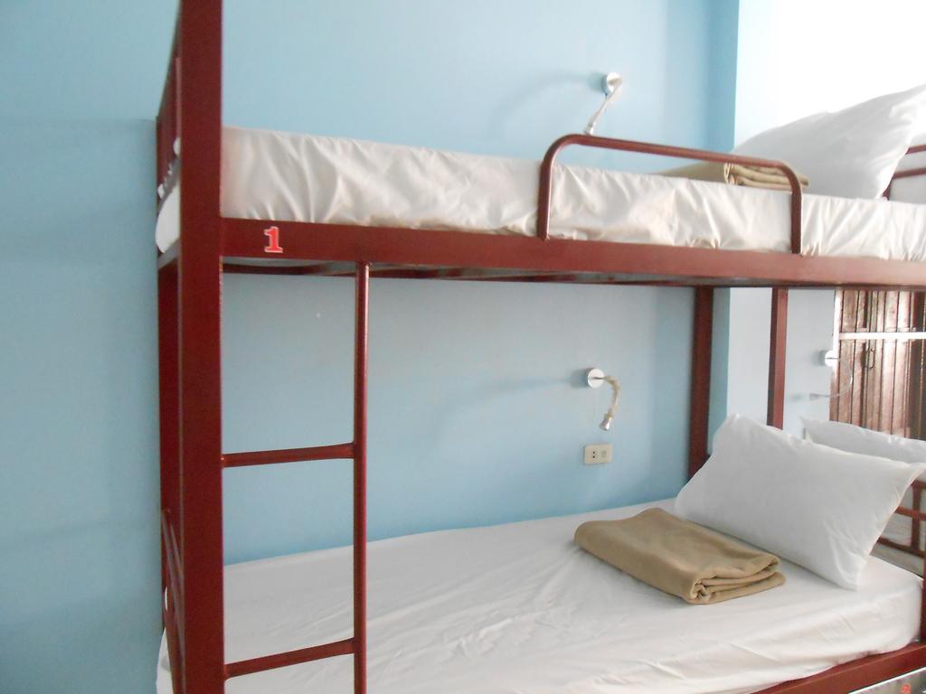 Lucky Backpacker Hostel Vientiane Oda fotoğraf